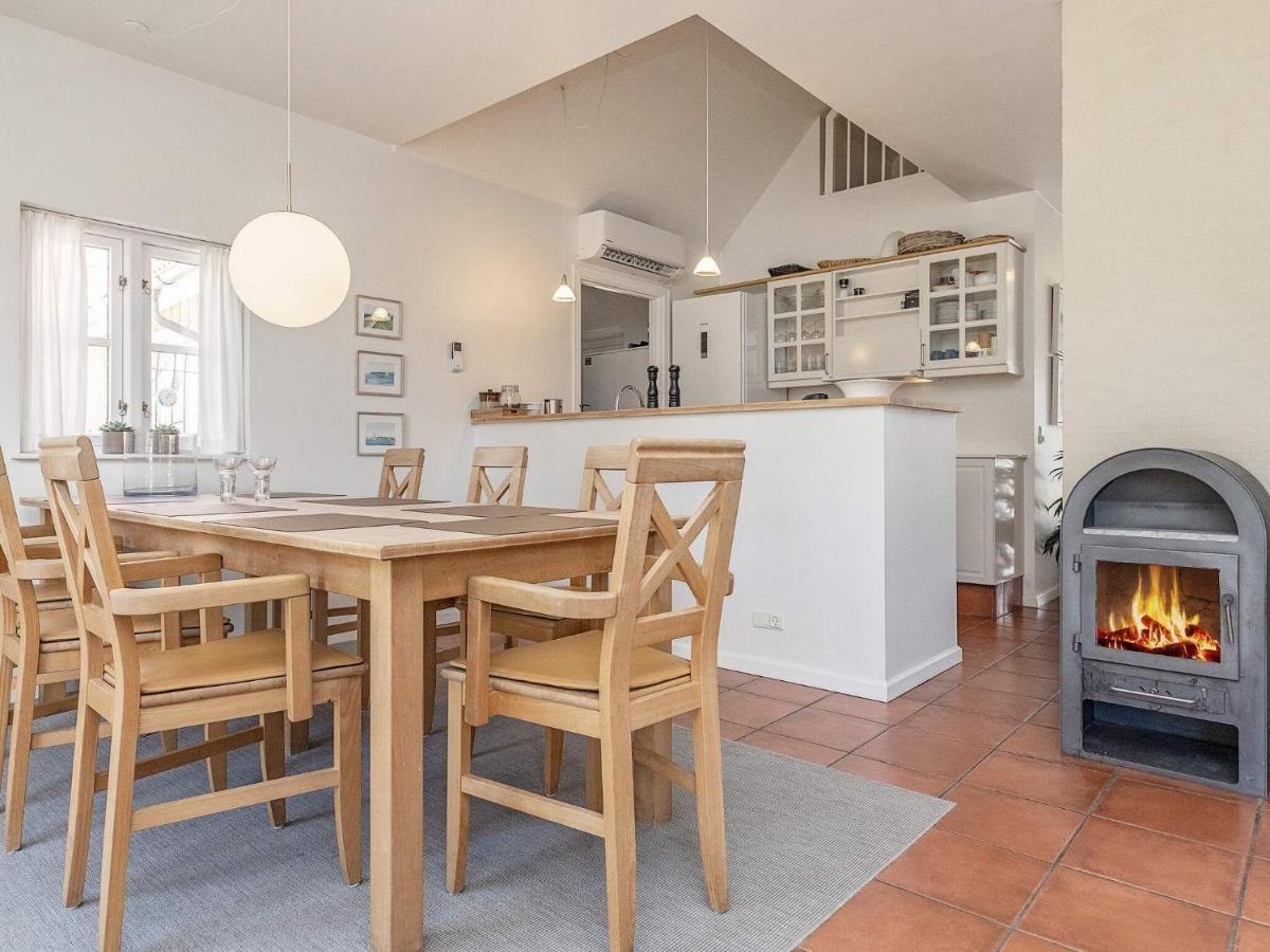 6 Person Holiday Home In Bl Vand Blåvand Esterno foto